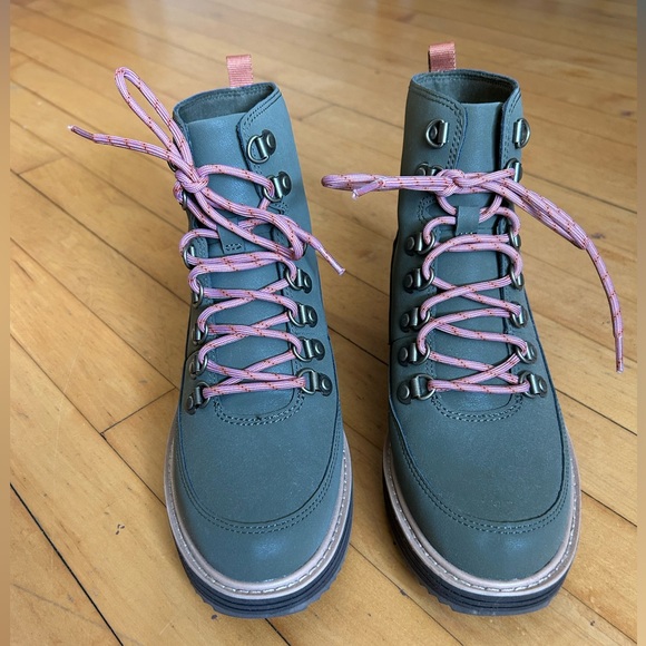 Teva Midform Boot - Picture 7 of 9